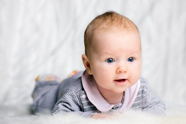 Co zrobić, gdy dziecko nie chce leżeć na brzuchu?