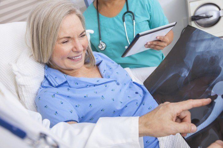 Poradnik postępowania po zabiegach endoprotezoplastyki stawu biodrowego - rehabilitacja krok po kroku 